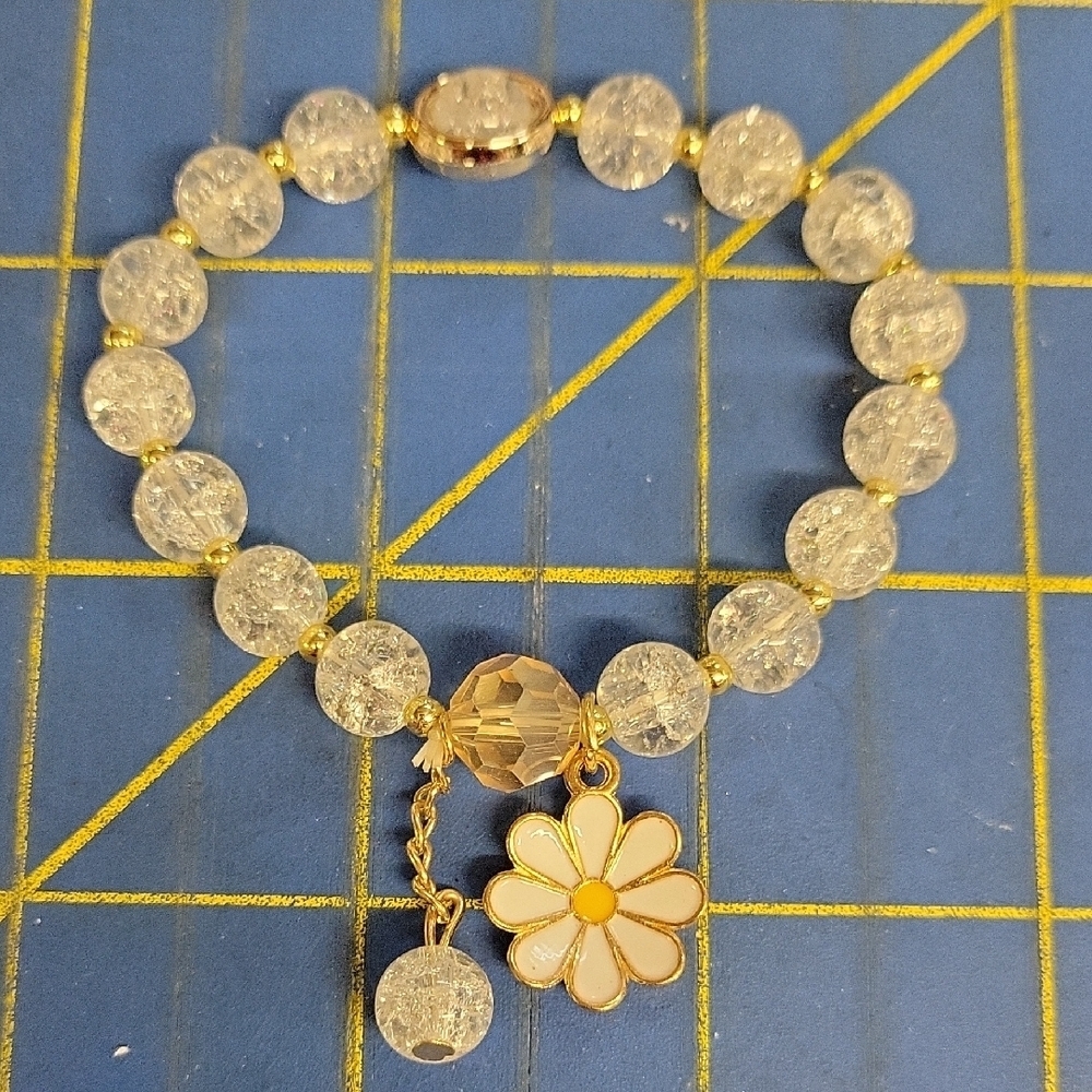 Elegant Gold Tone White Daisy Charm Clear Beaded Stretch 6" Bracelet